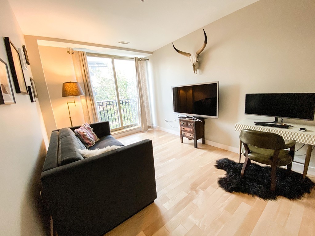 323 Boylston # 201