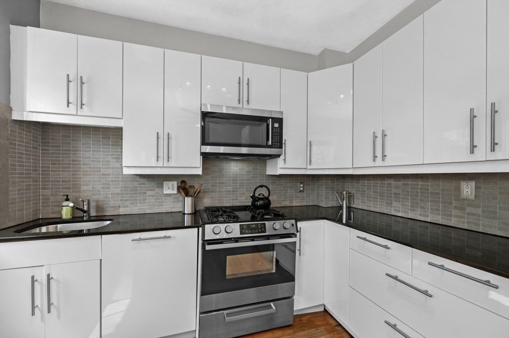14 Linden St # 8 Unit: #8