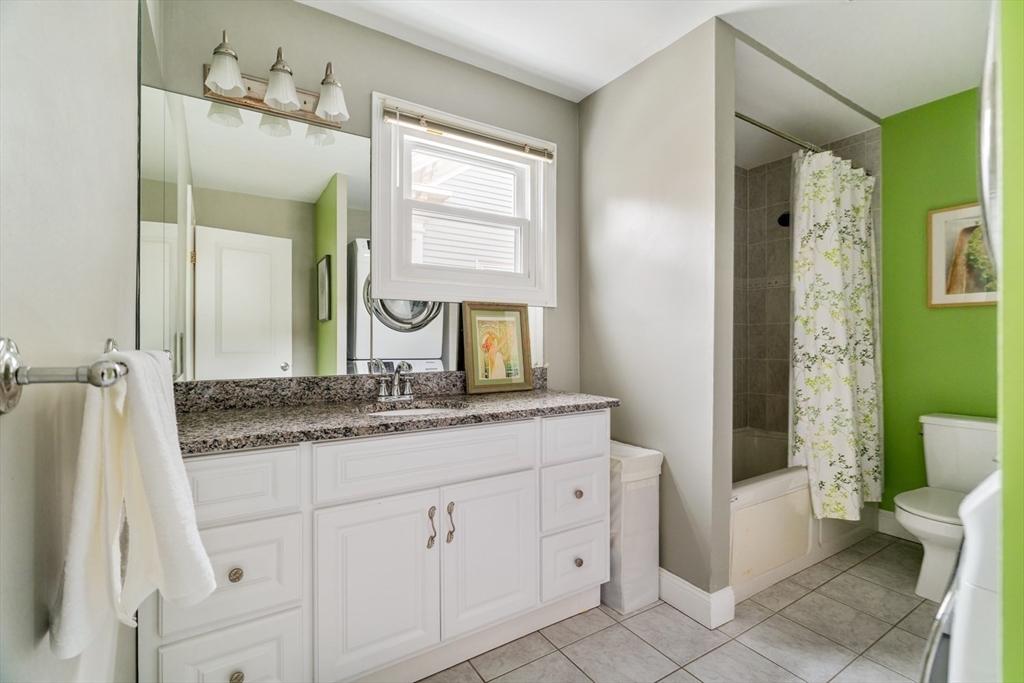 13 Hubbard Street # B