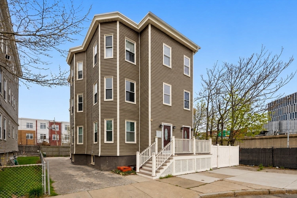 20 Connecticut Ave # 2