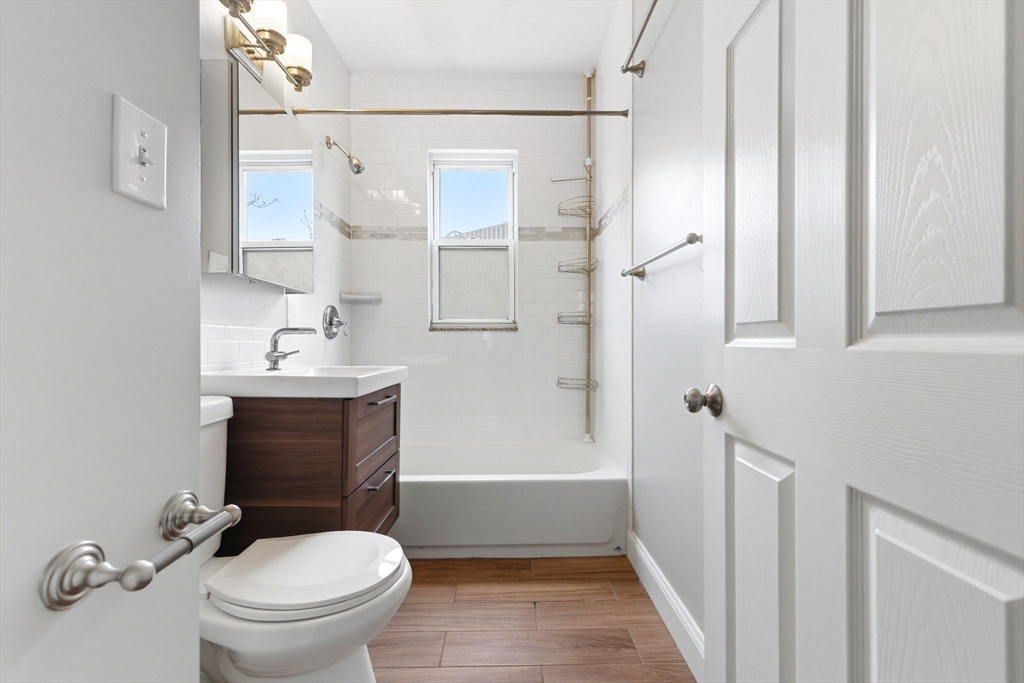 20 Connecticut Ave # 2