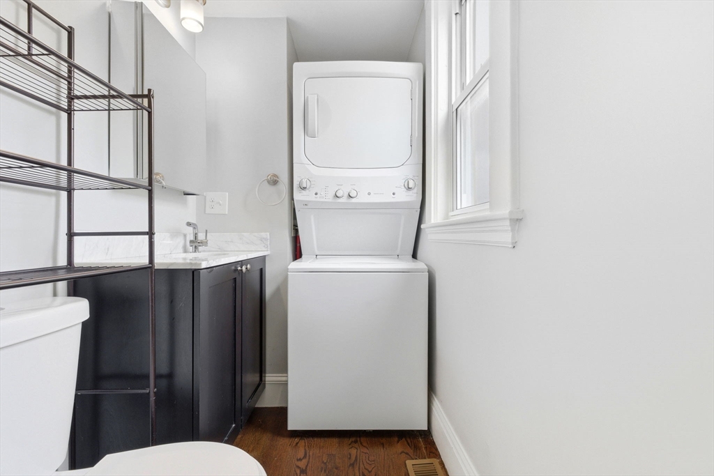 20 Connecticut Ave # 2