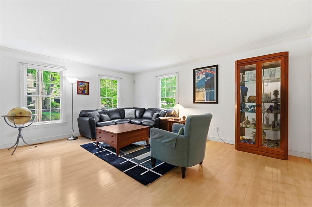 2 Laurel Street