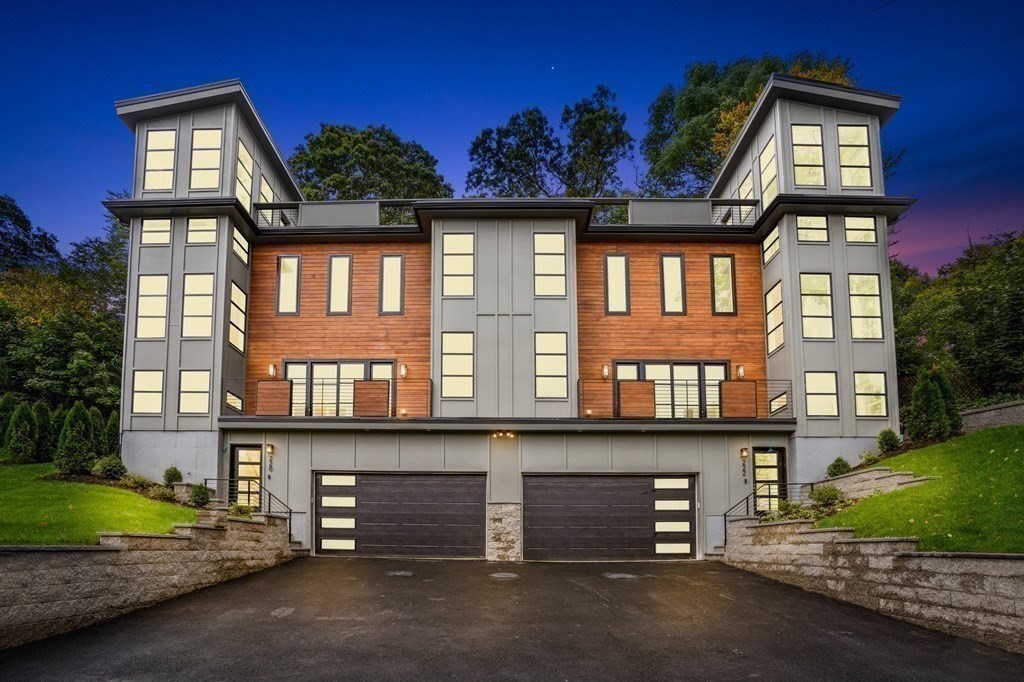 222 Austin St # 222