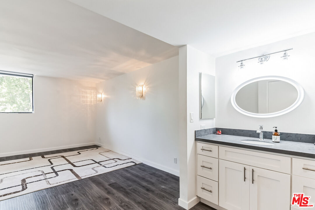 10535 Wilshire Blvd Unit: 404