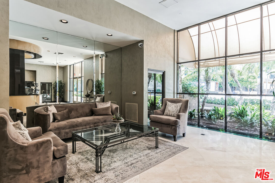 10535 Wilshire Blvd Unit: 404