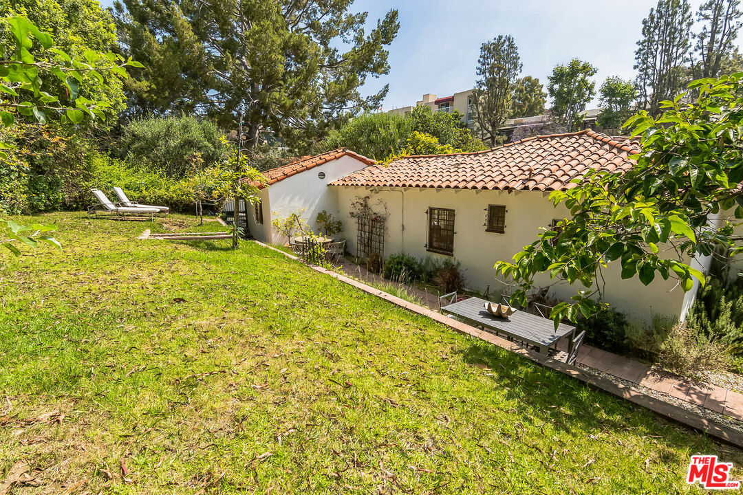 451 Veteran Ave