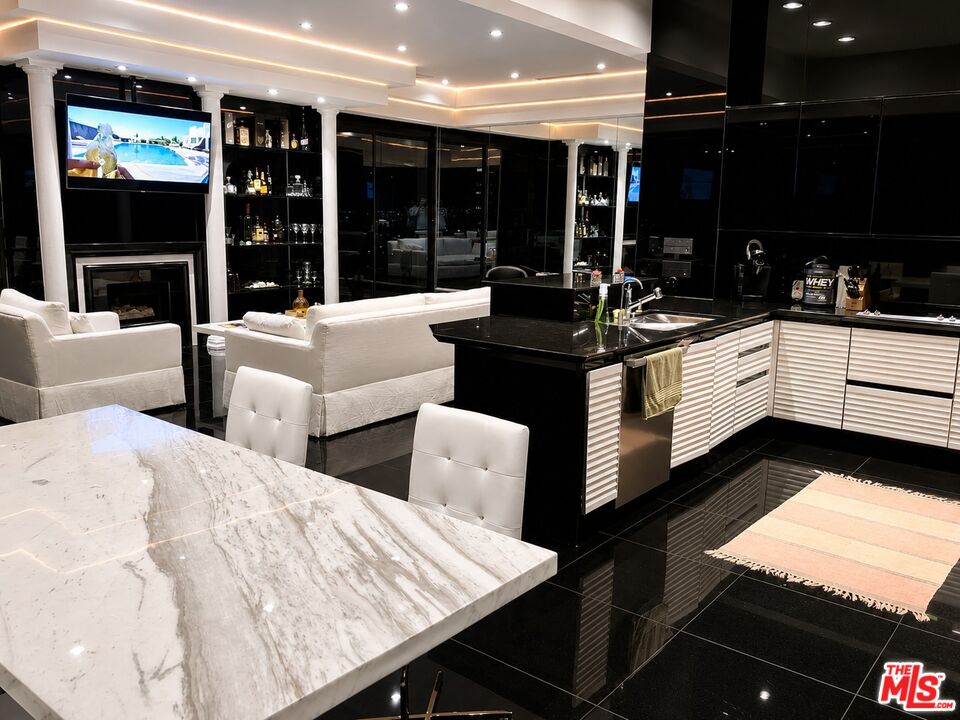 10535 Wilshire Blvd Unit: 1