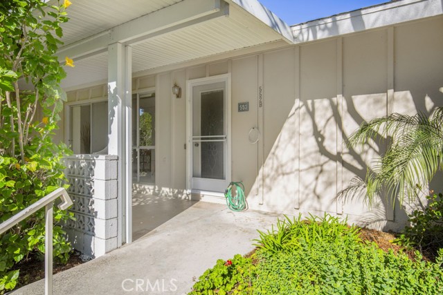 552 Avenida Sevilla Unit: B