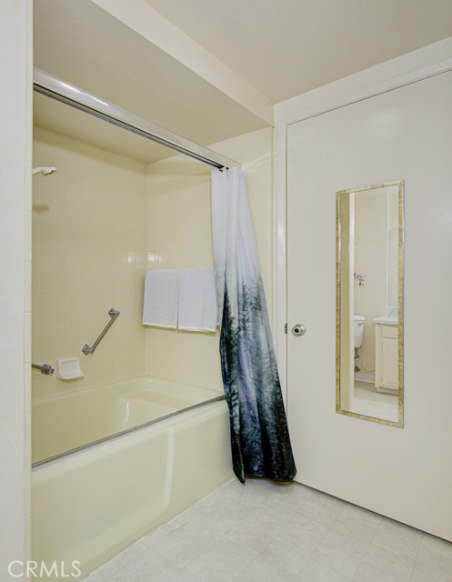 552 Avenida Sevilla Unit: B