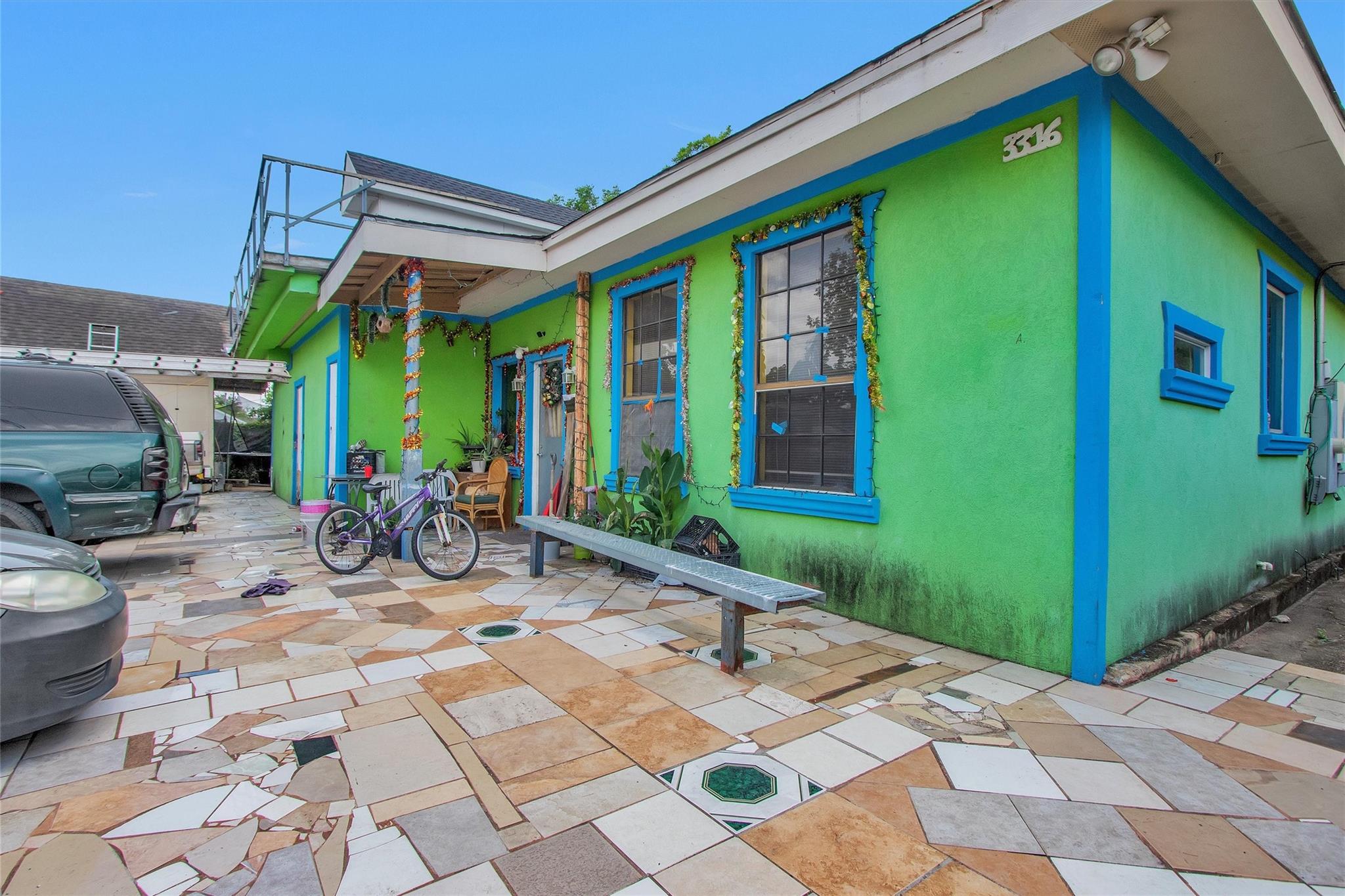 3316 Love Plaza