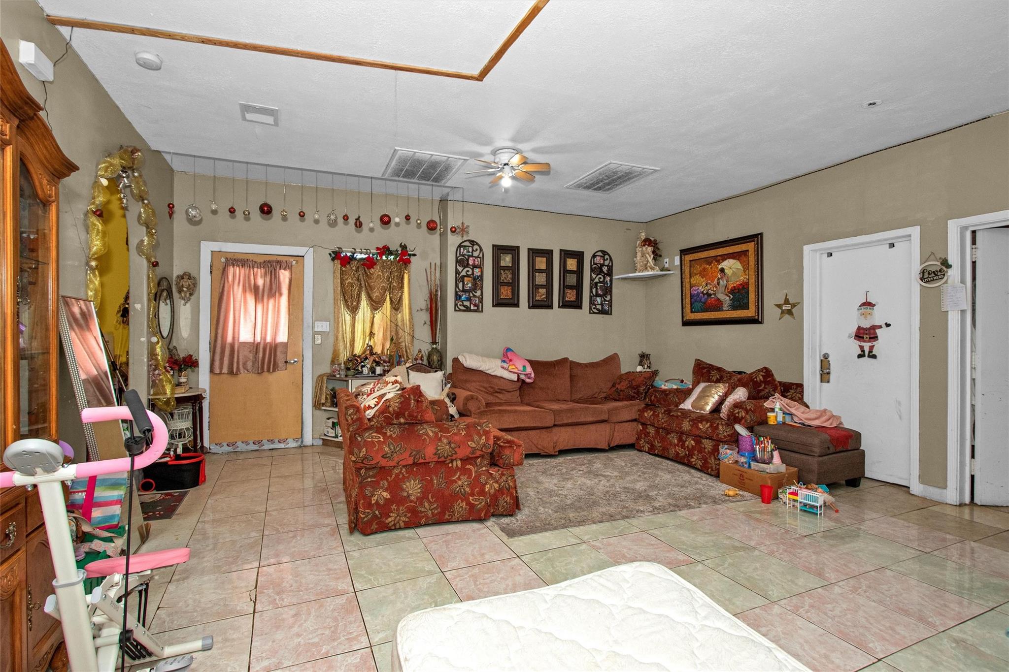 3316 Love Plaza