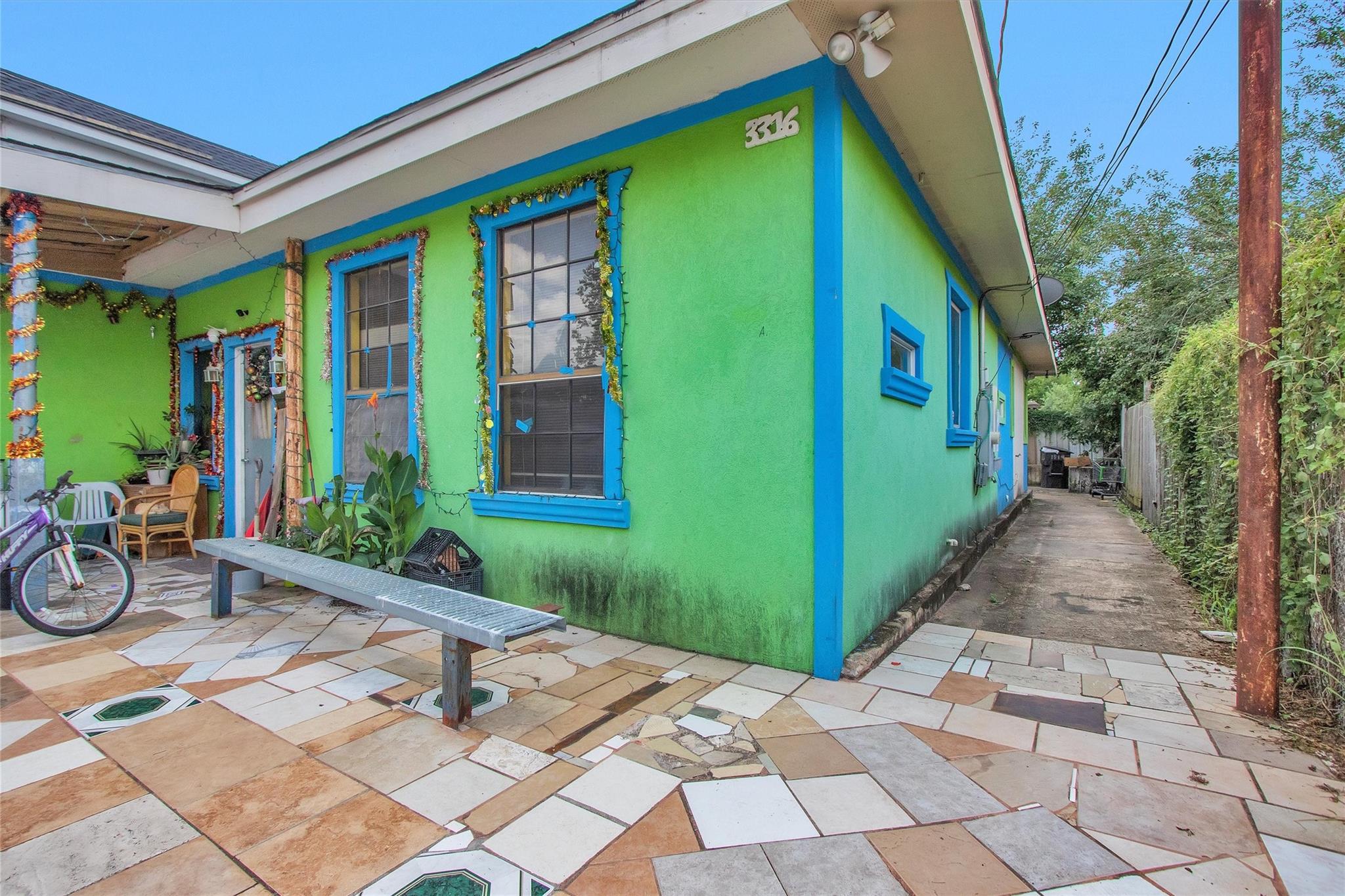 3316 Love Plaza
