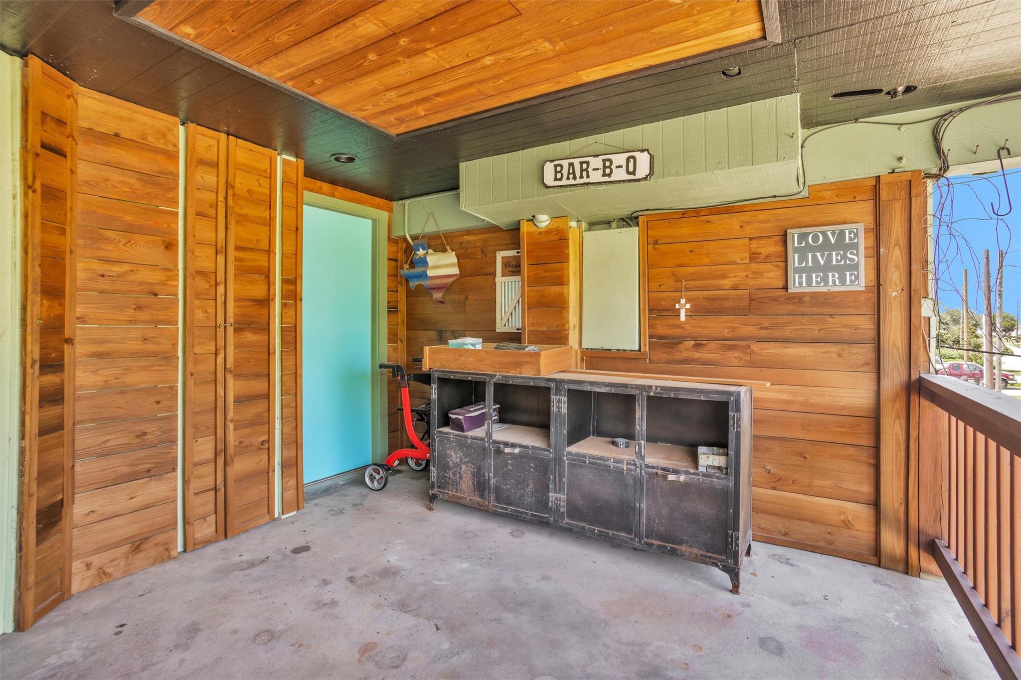 319 W Shore Drive