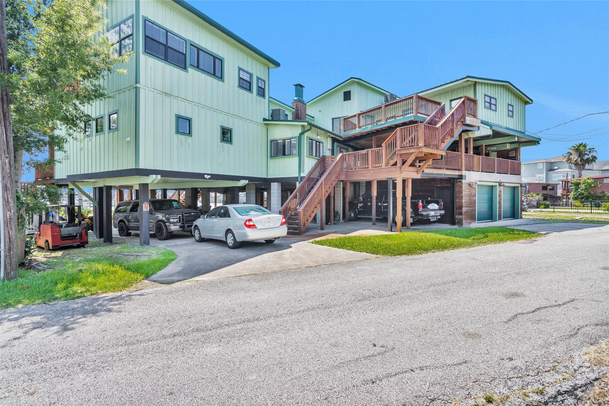 319 W Shore Drive