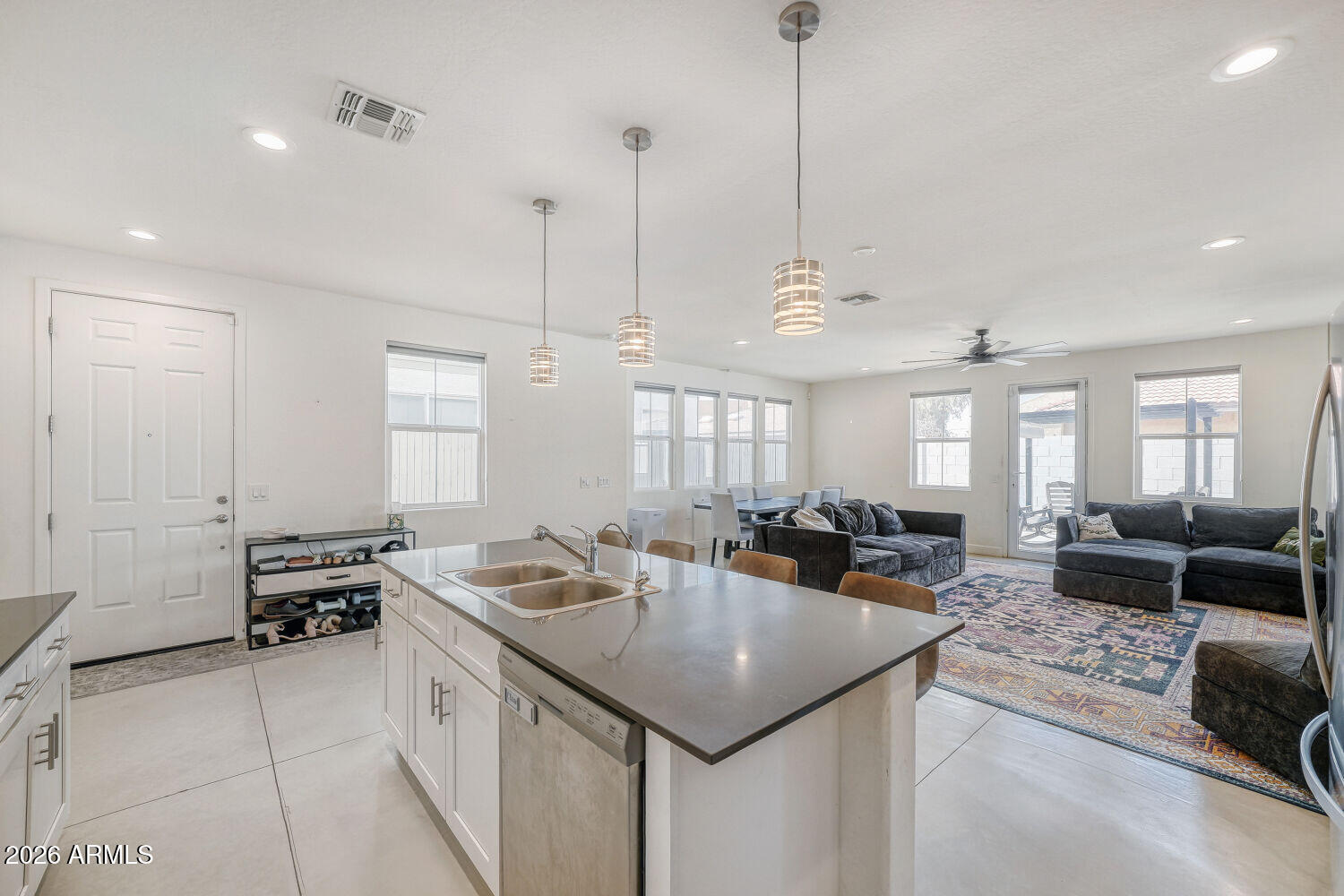 3218 W GLENDALE Avenue 24