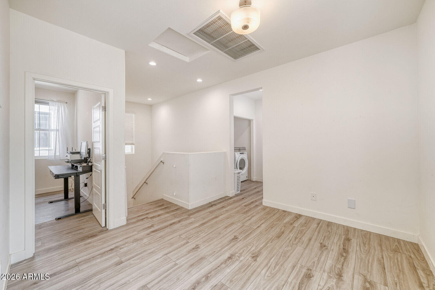 3218 W GLENDALE Avenue 24