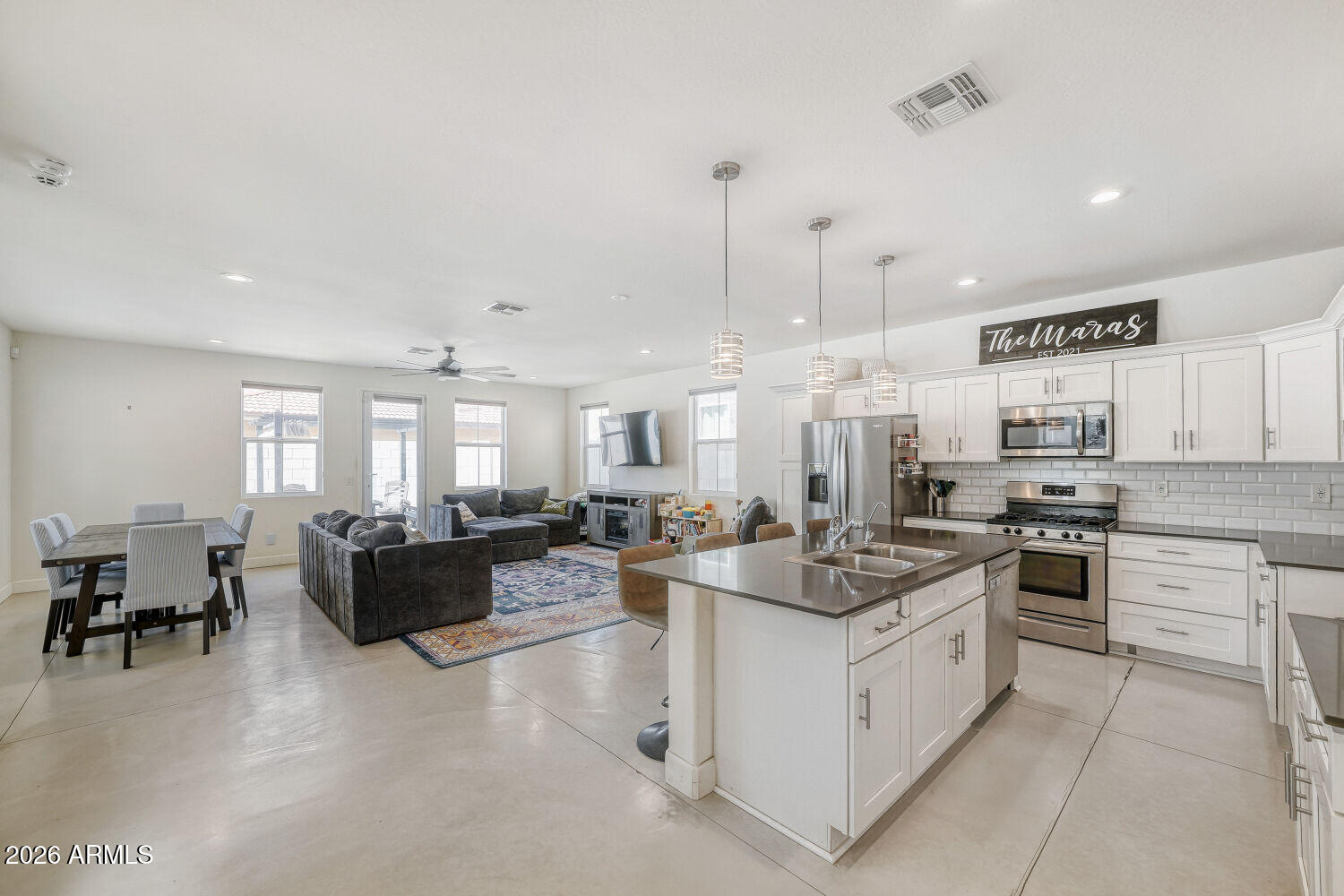 3218 W GLENDALE Avenue 24