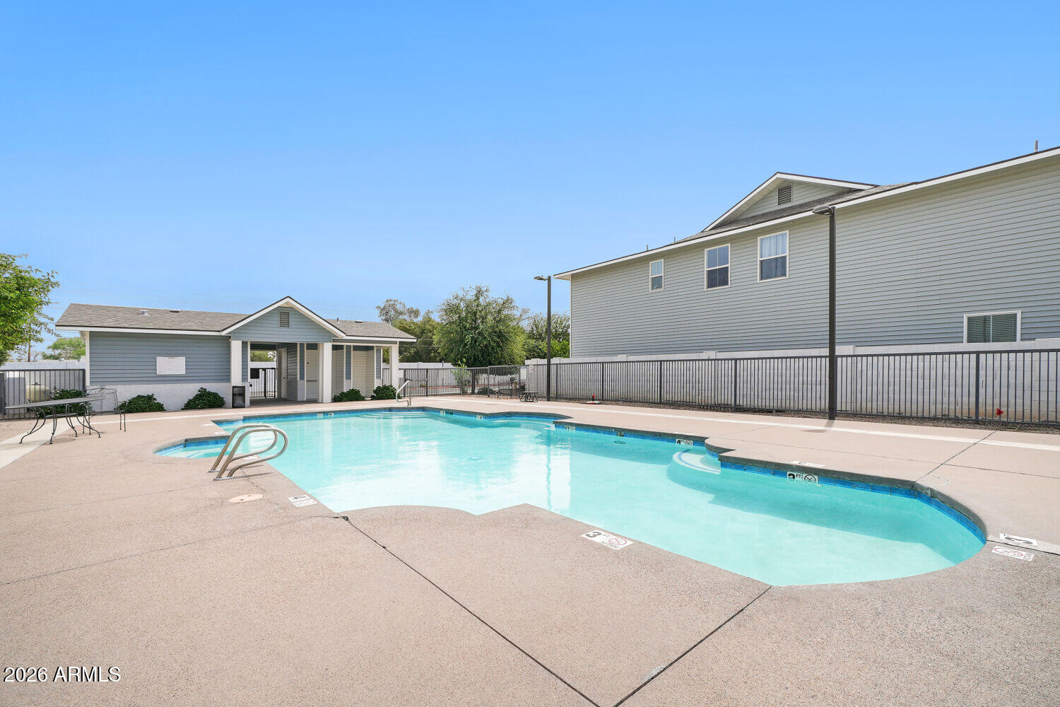 3218 W GLENDALE Avenue 24