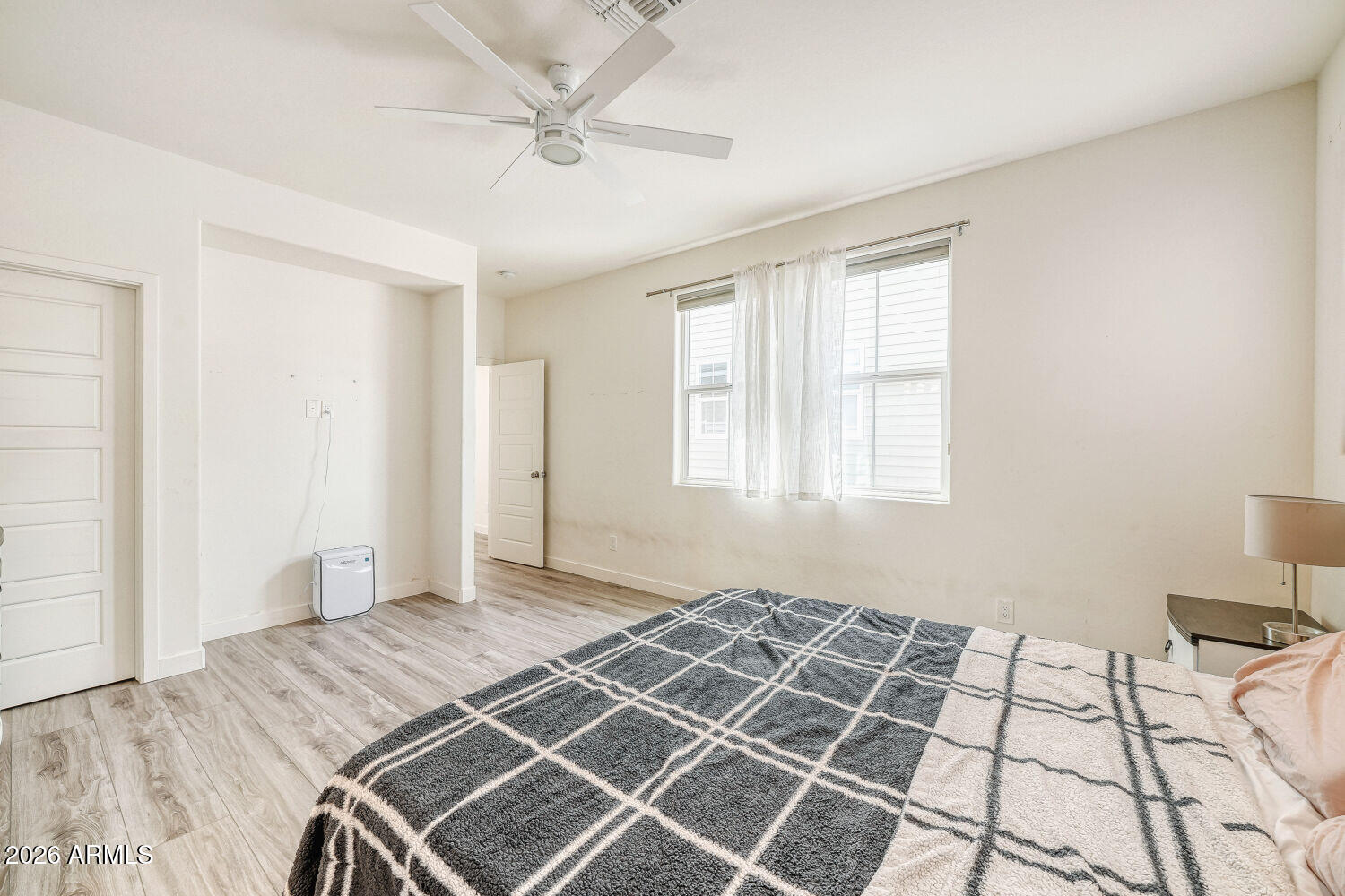 3218 W GLENDALE Avenue 24