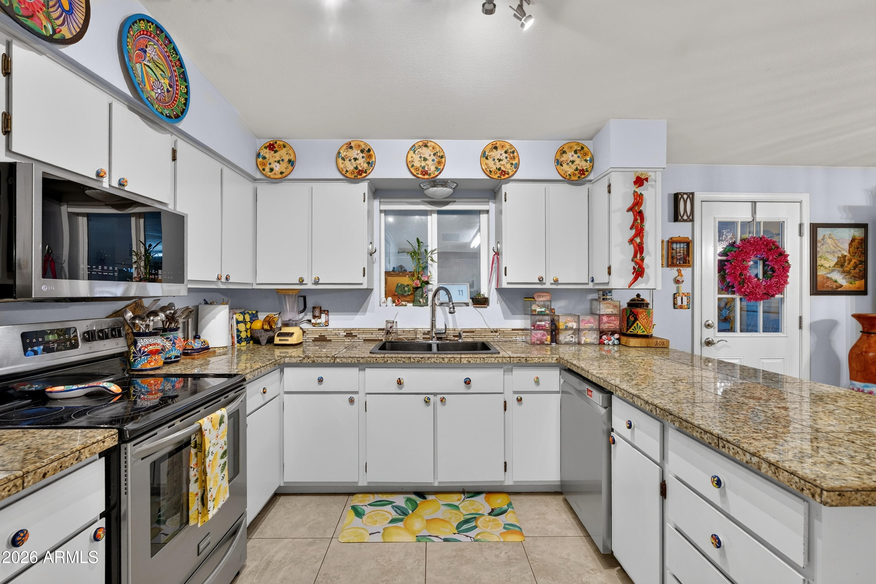 13817 N 10TH Place