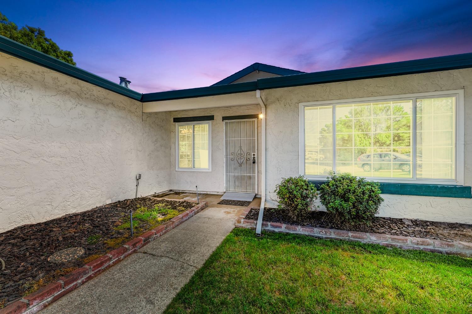 9447 Fire King Court
