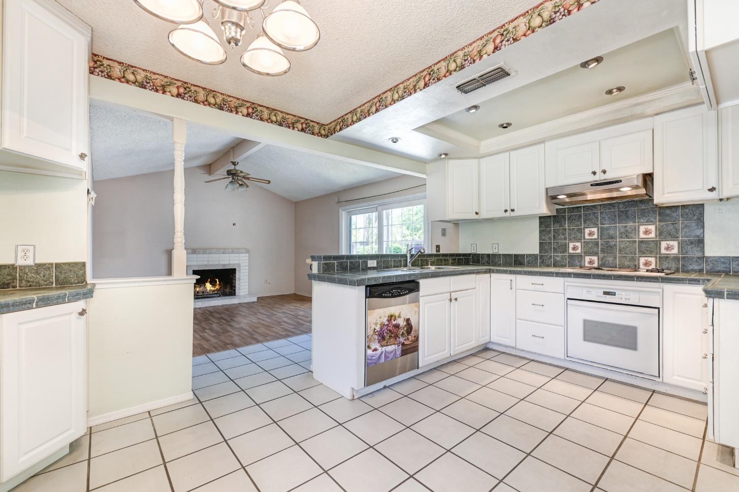 9447 Fire King Court