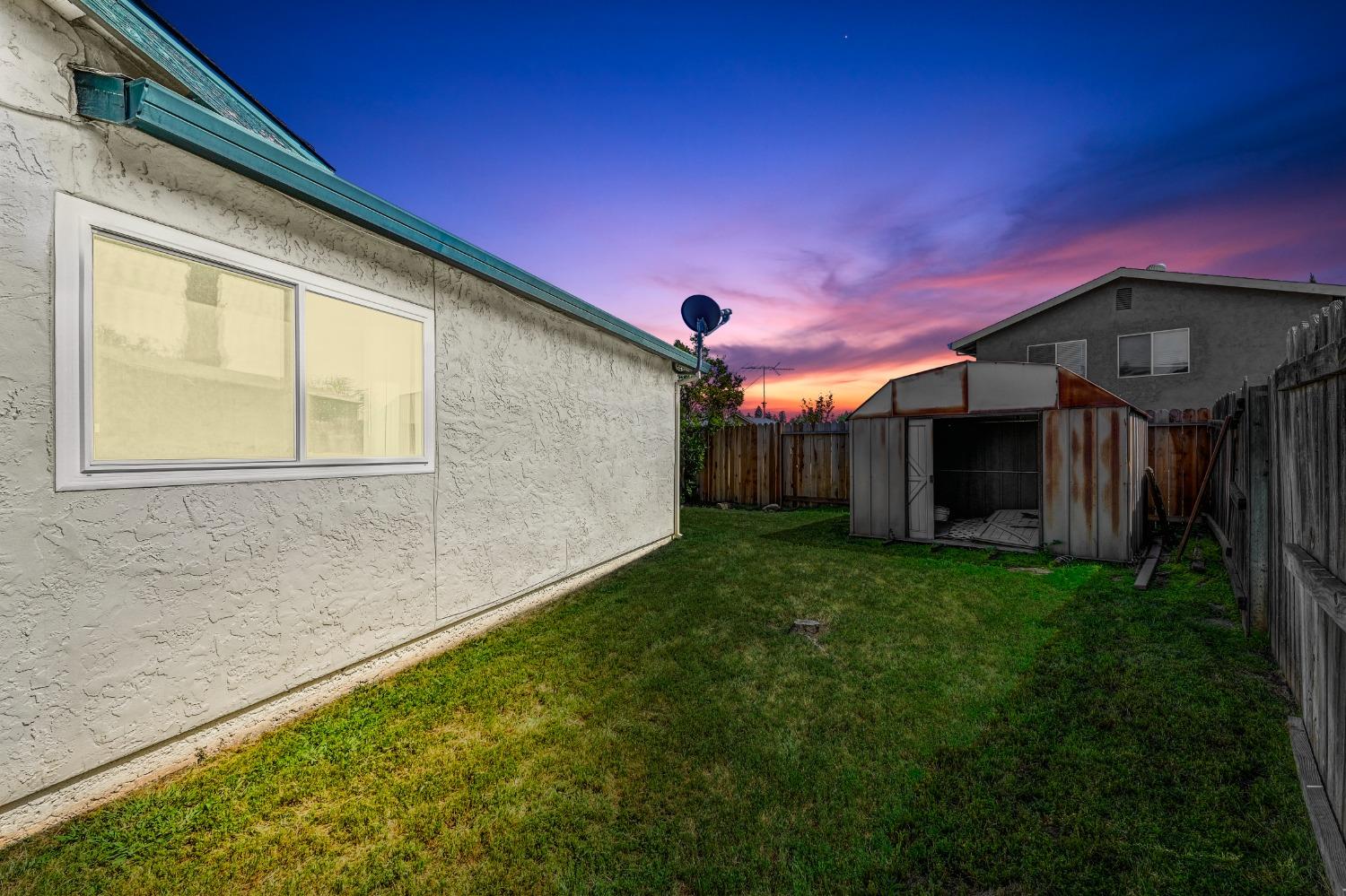 9447 Fire King Court