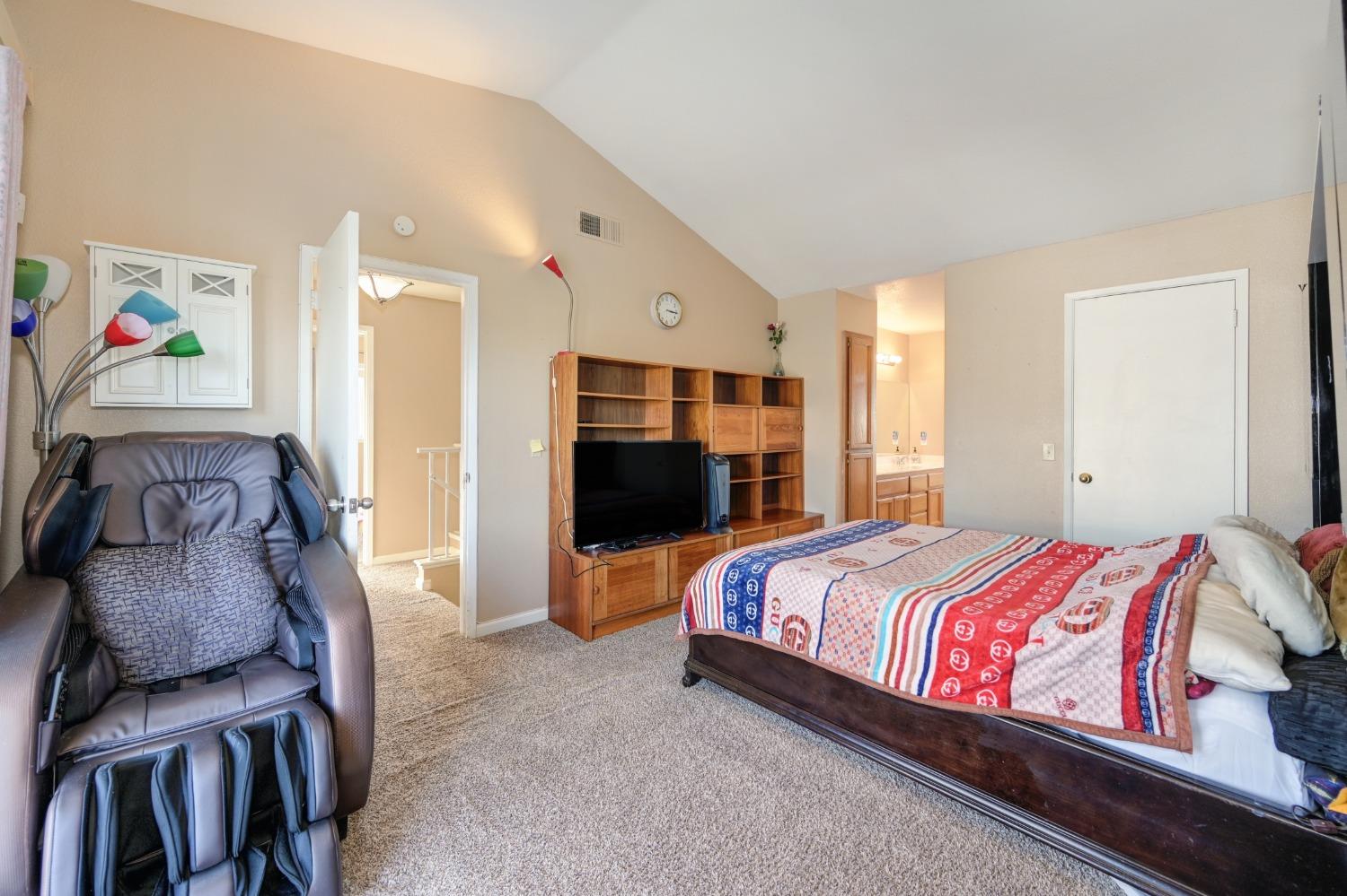 136 Creekside Circle