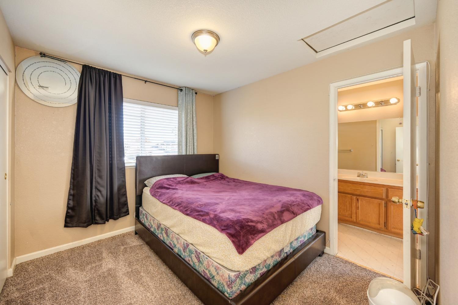 136 Creekside Circle