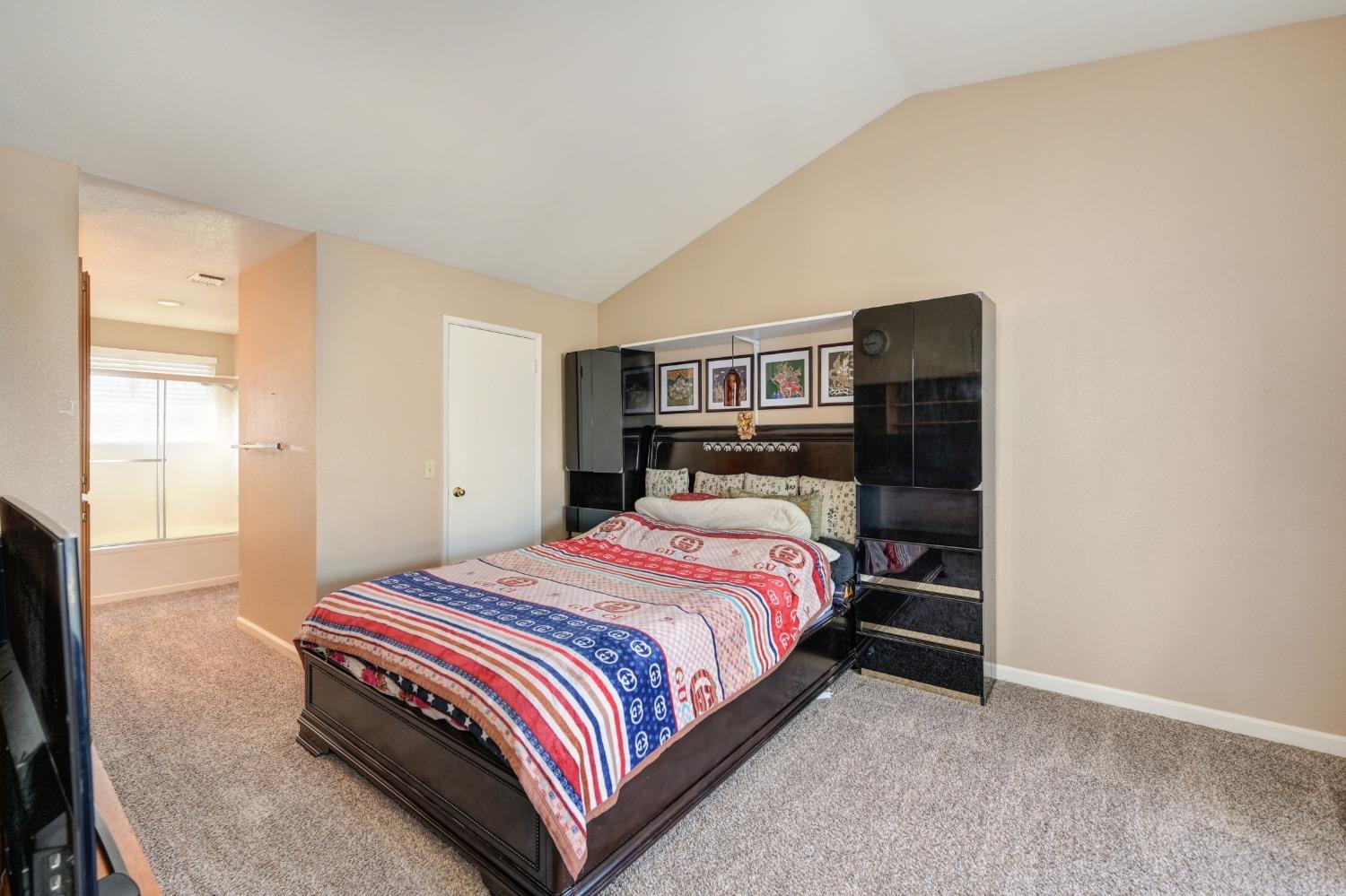 136 Creekside Circle