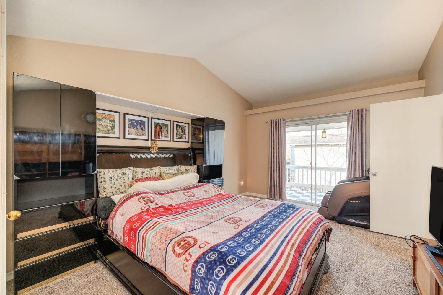 136 Creekside Circle