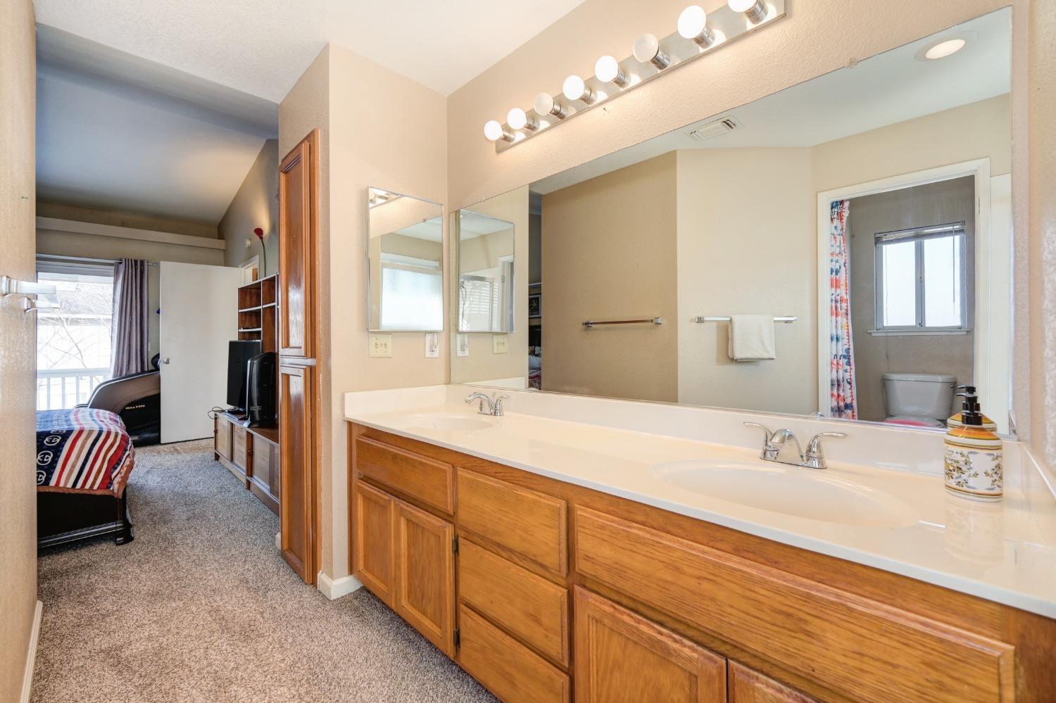136 Creekside Circle