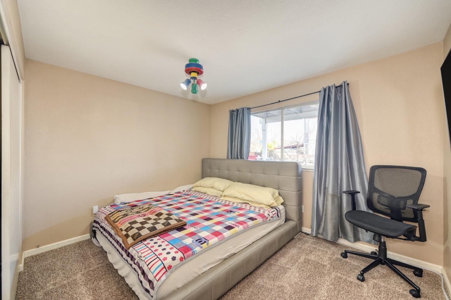 136 Creekside Circle