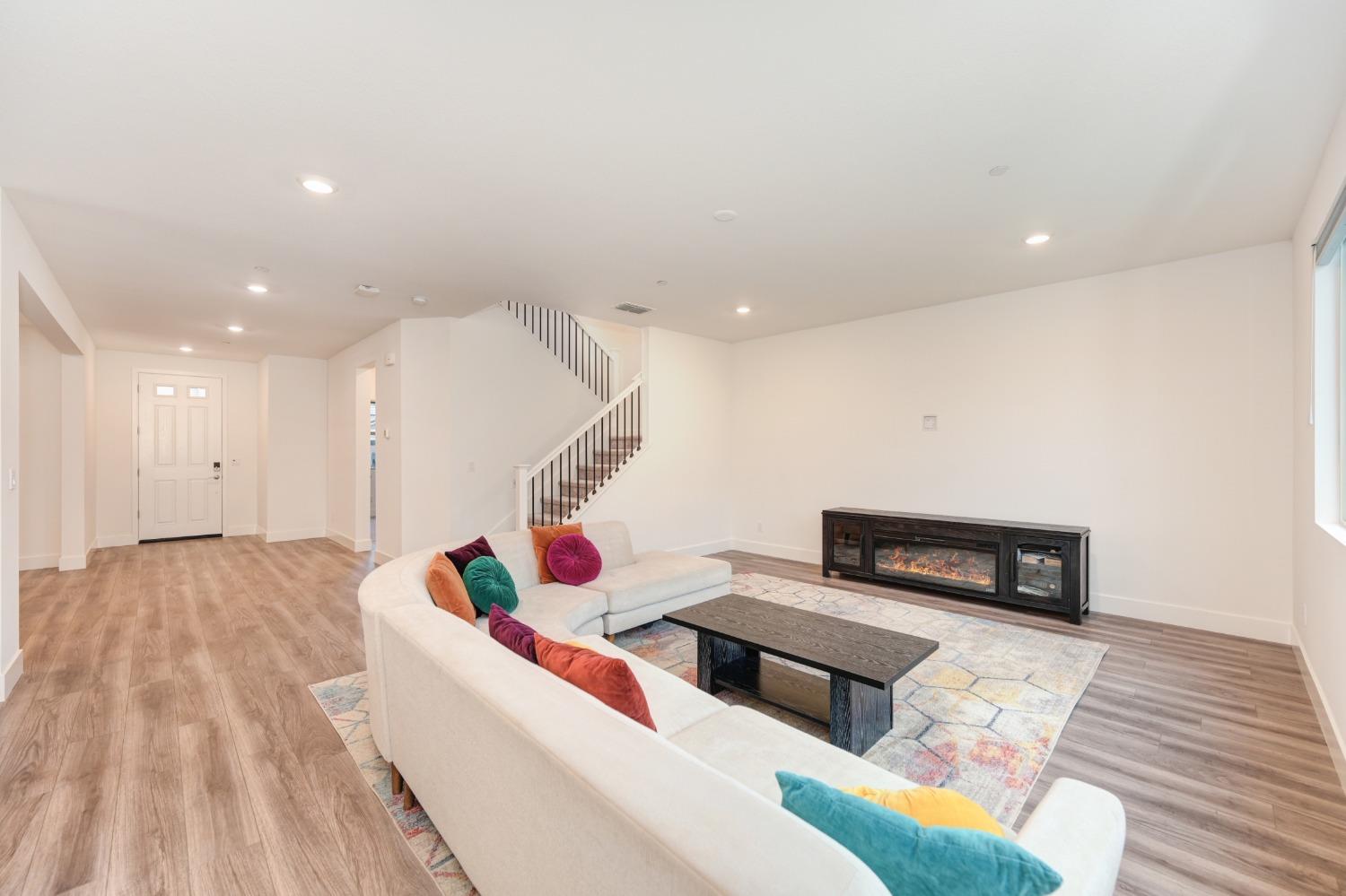 12778 Montbrook Way