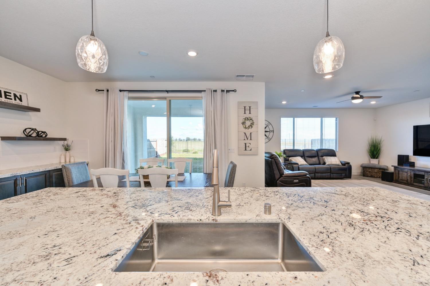 12889 Knightsbrook Avenue