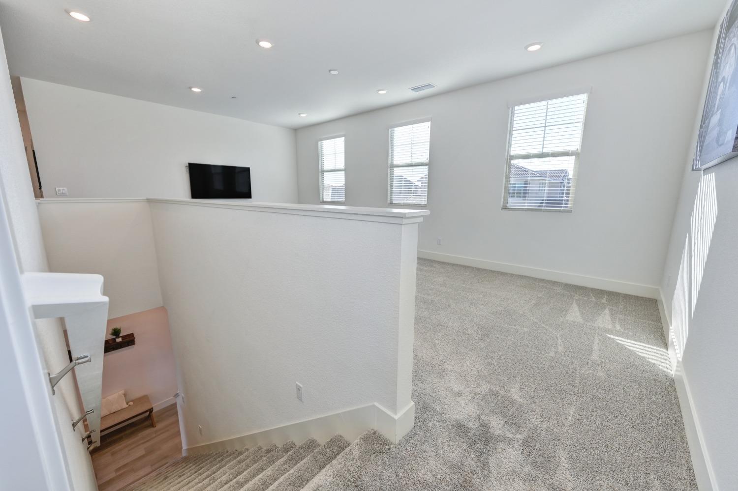 12889 Knightsbrook Avenue