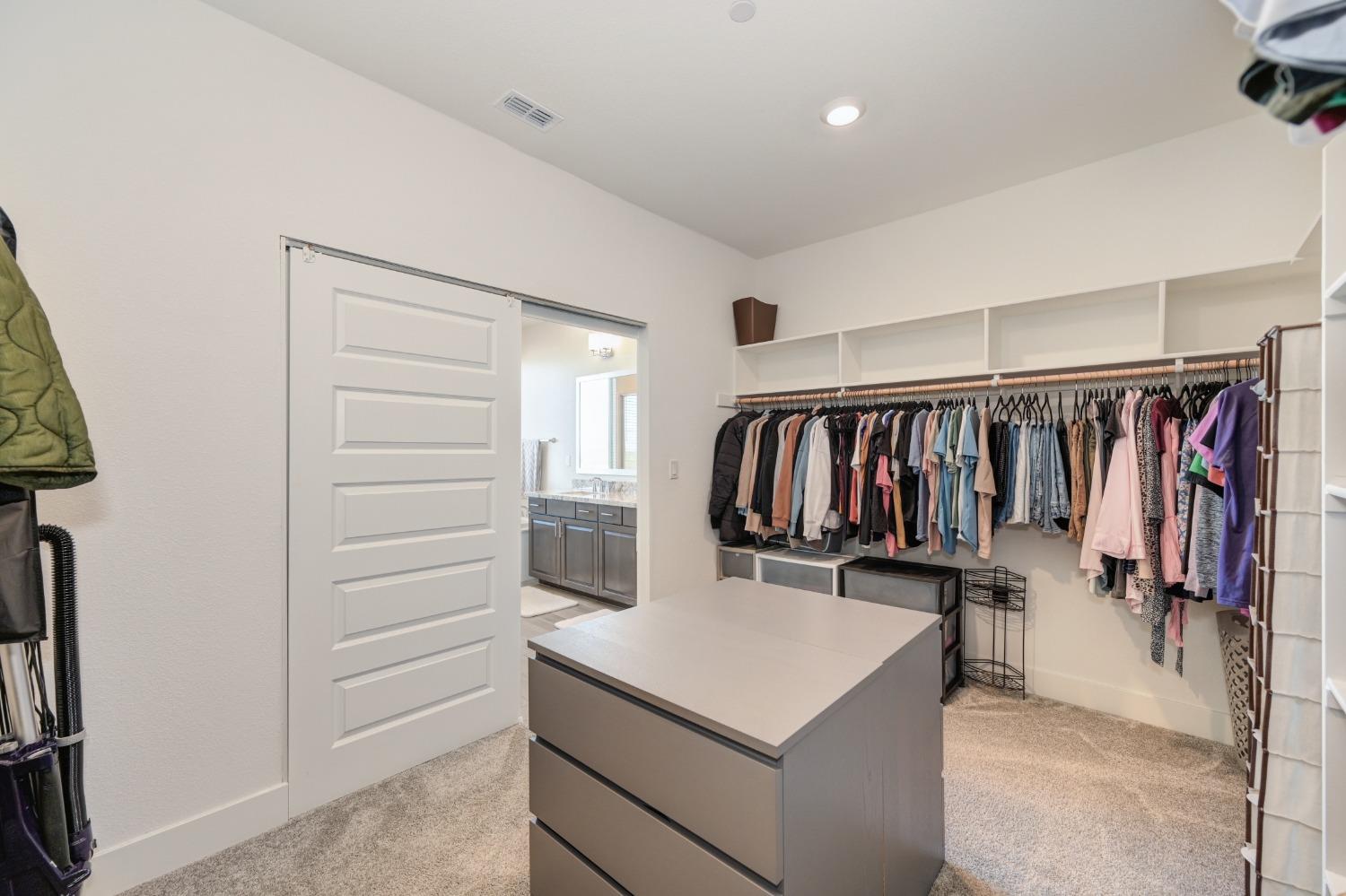 12889 Knightsbrook Avenue