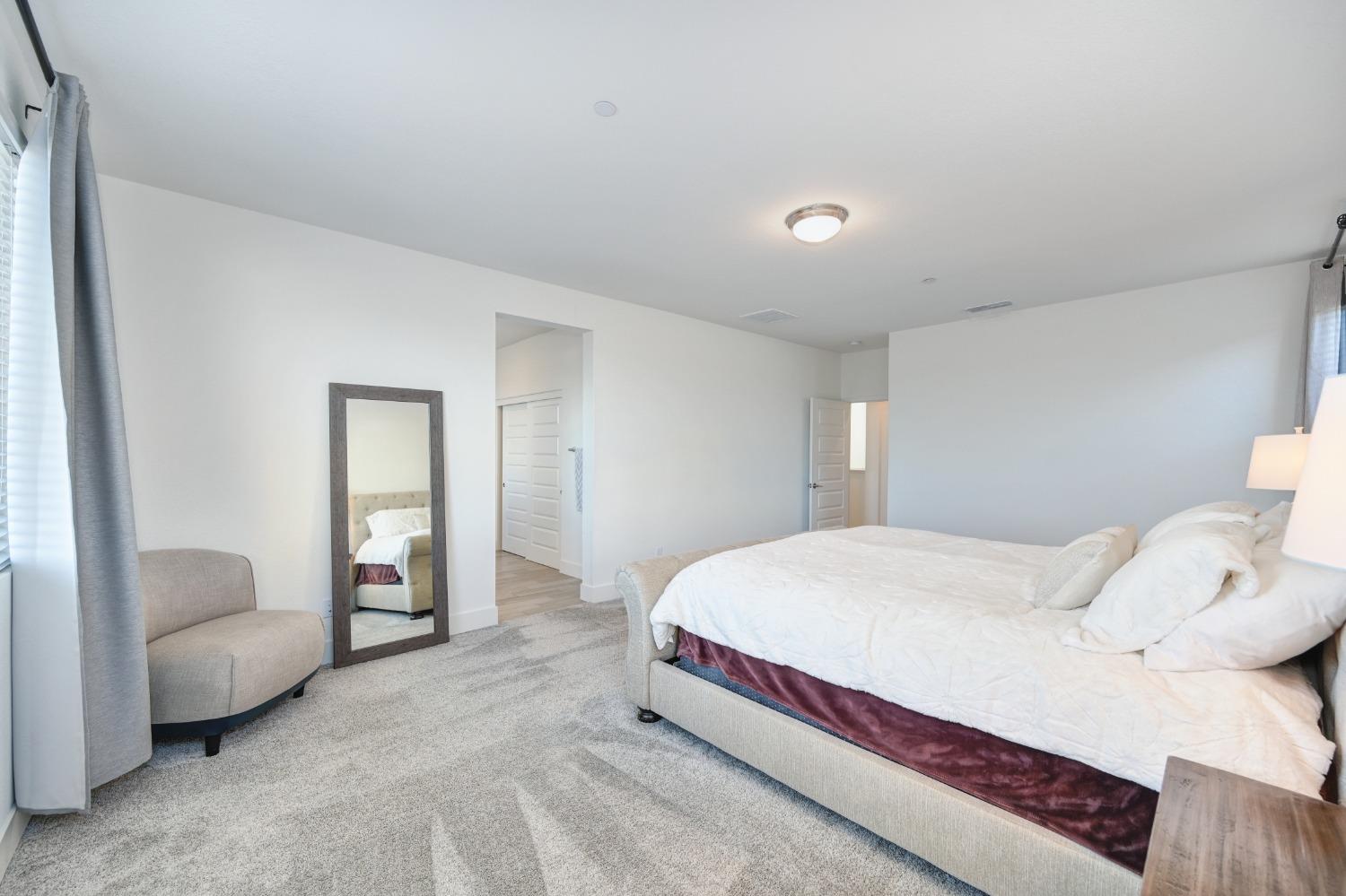 12889 Knightsbrook Avenue