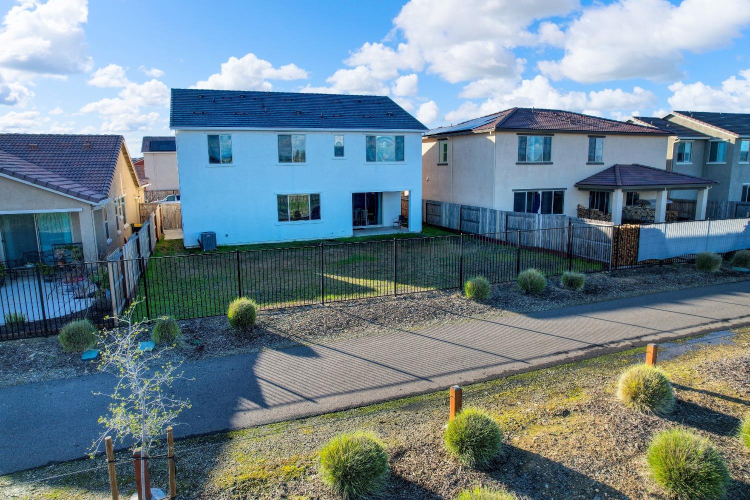 12889 Knightsbrook Avenue