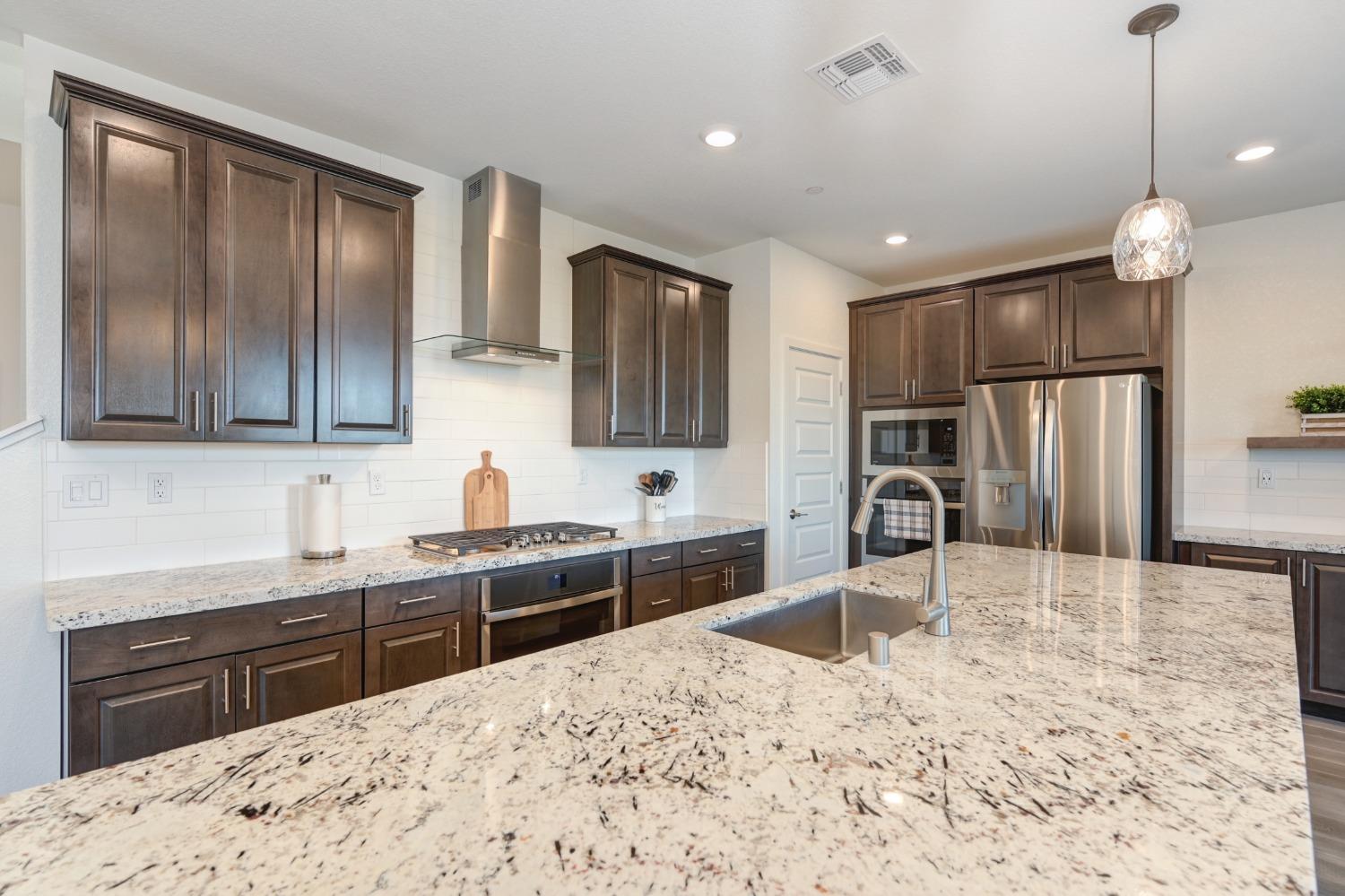 12889 Knightsbrook Avenue