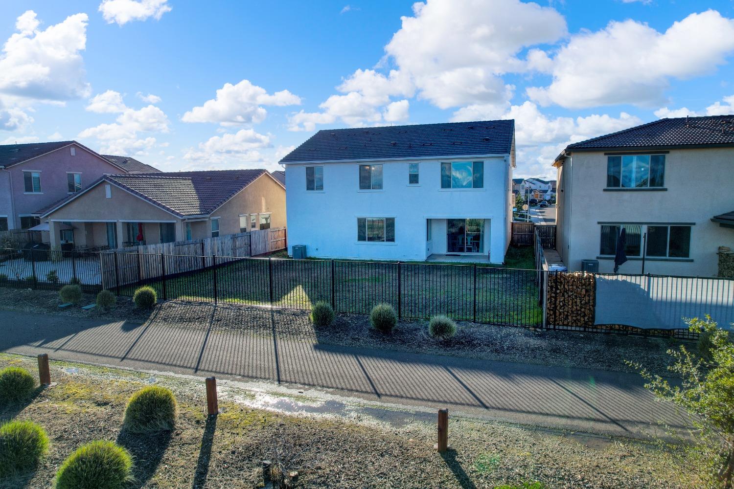 12889 Knightsbrook Avenue