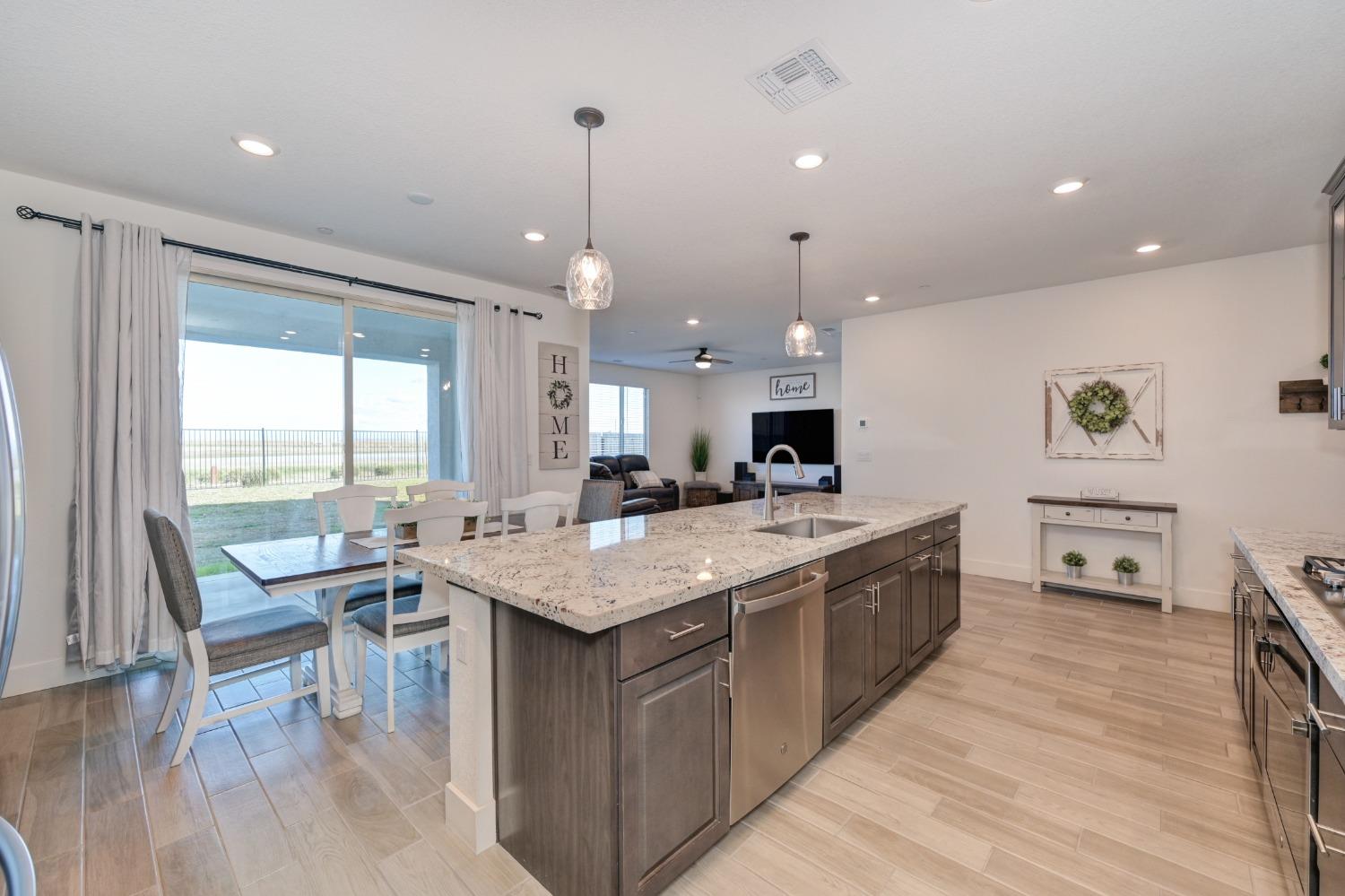 12889 Knightsbrook Avenue