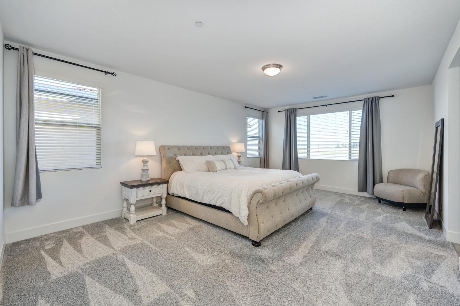 12889 Knightsbrook Avenue