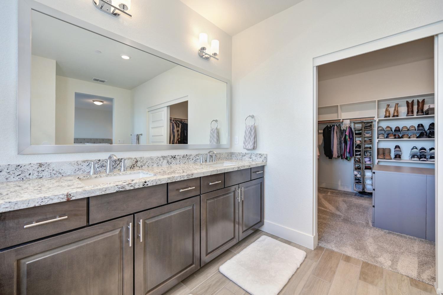 12889 Knightsbrook Avenue