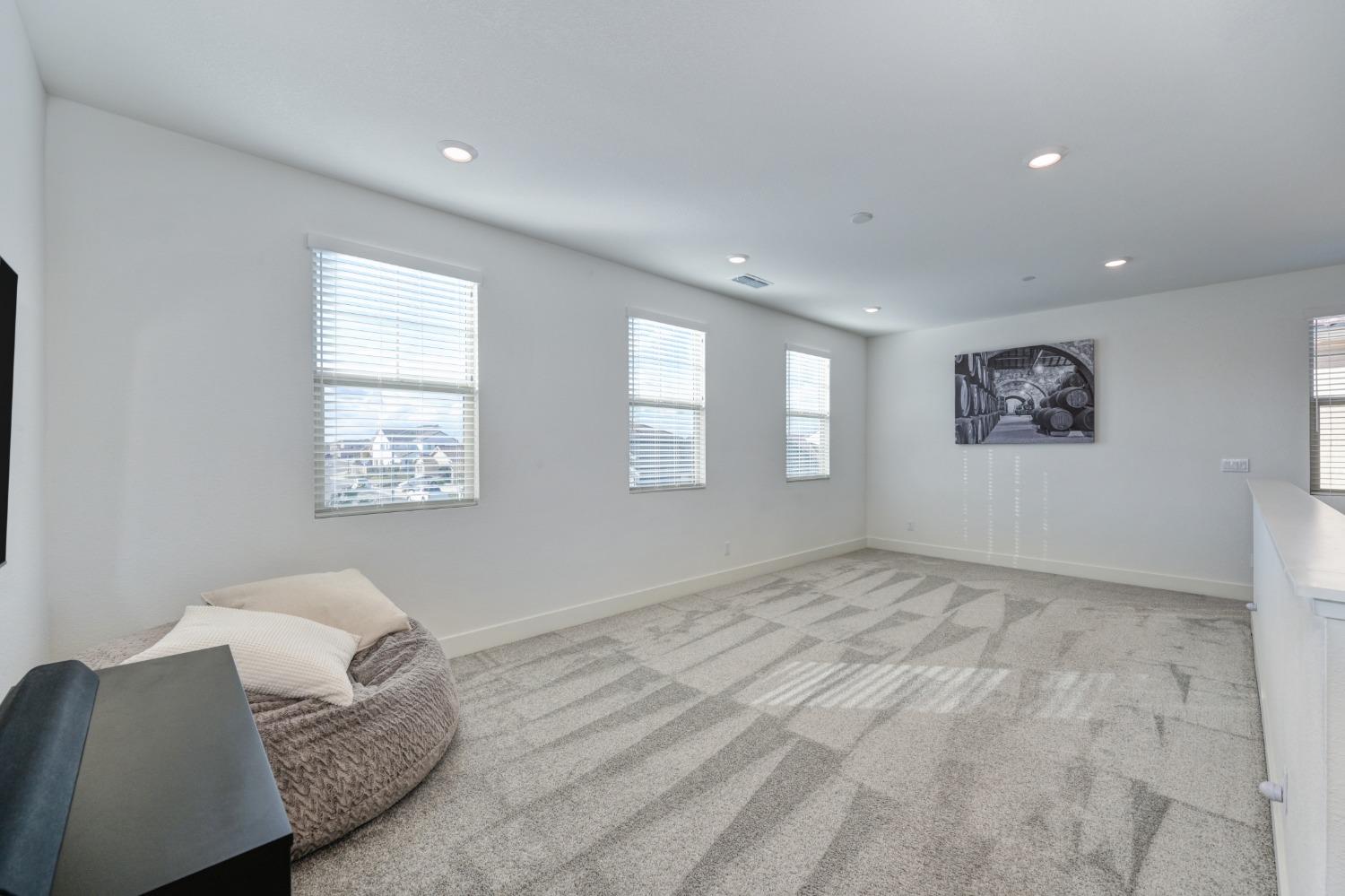 12889 Knightsbrook Avenue