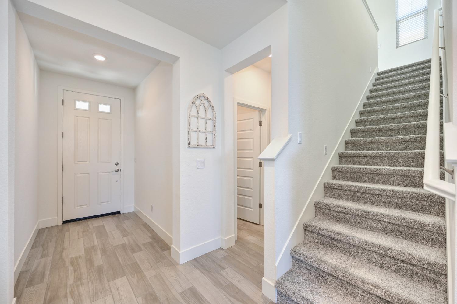 12889 Knightsbrook Avenue