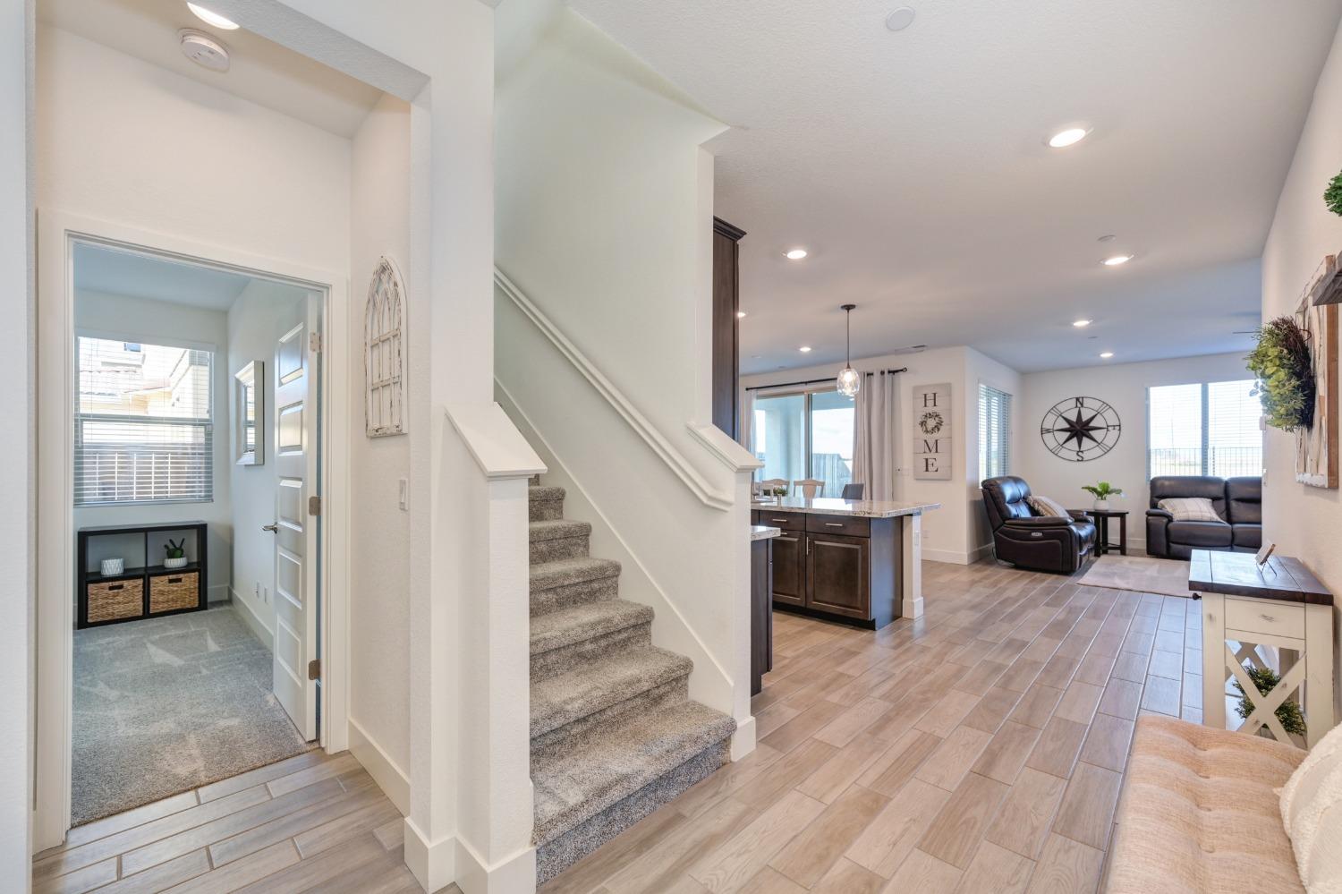 12889 Knightsbrook Avenue