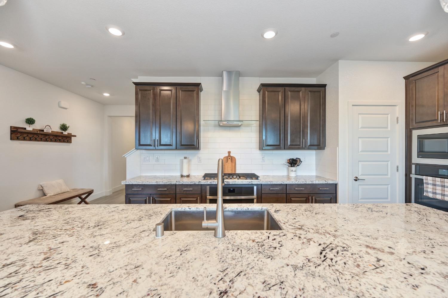 12889 Knightsbrook Avenue