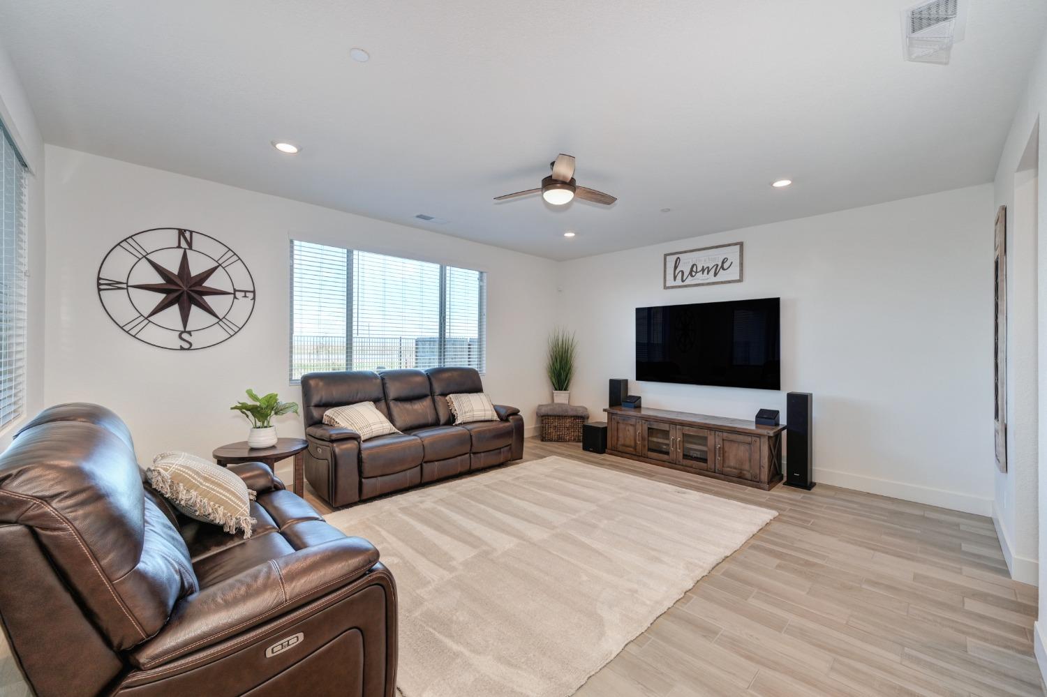 12889 Knightsbrook Avenue